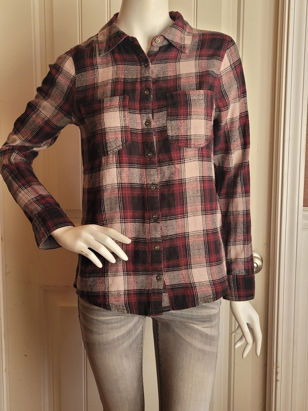 Women's Fitted Plaid Button-Down Shirt in Burgundy, Black & Grey S